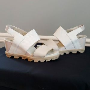 Sorel Wedge Sandals Size 7.5